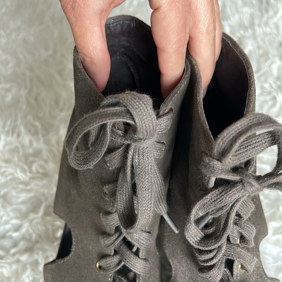 Lucky Brand Nellie Suede Leather Lace up Wedge Heel Booties/Boots 6 Taupe Gray - Picture 5 of 9